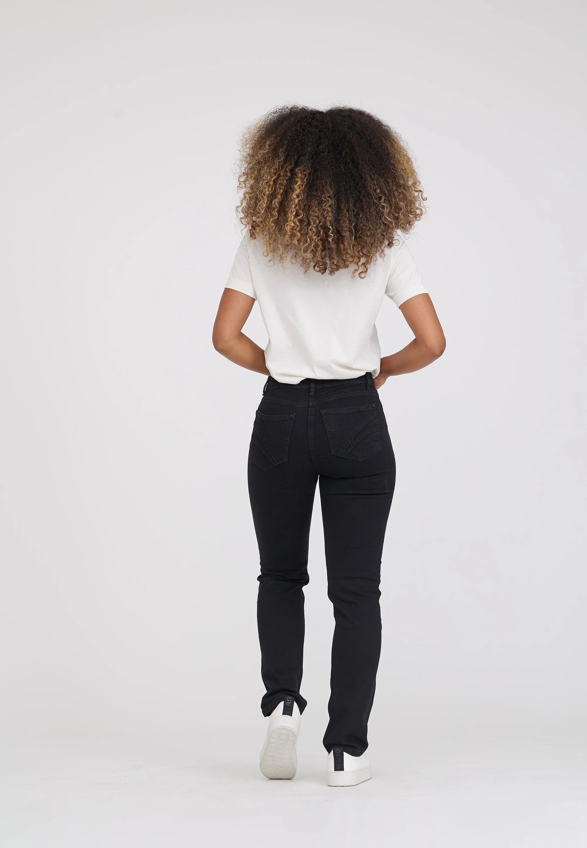 Charlotte Regular - Medium Length - Ecolabel - Washed Black Denim - Image 3