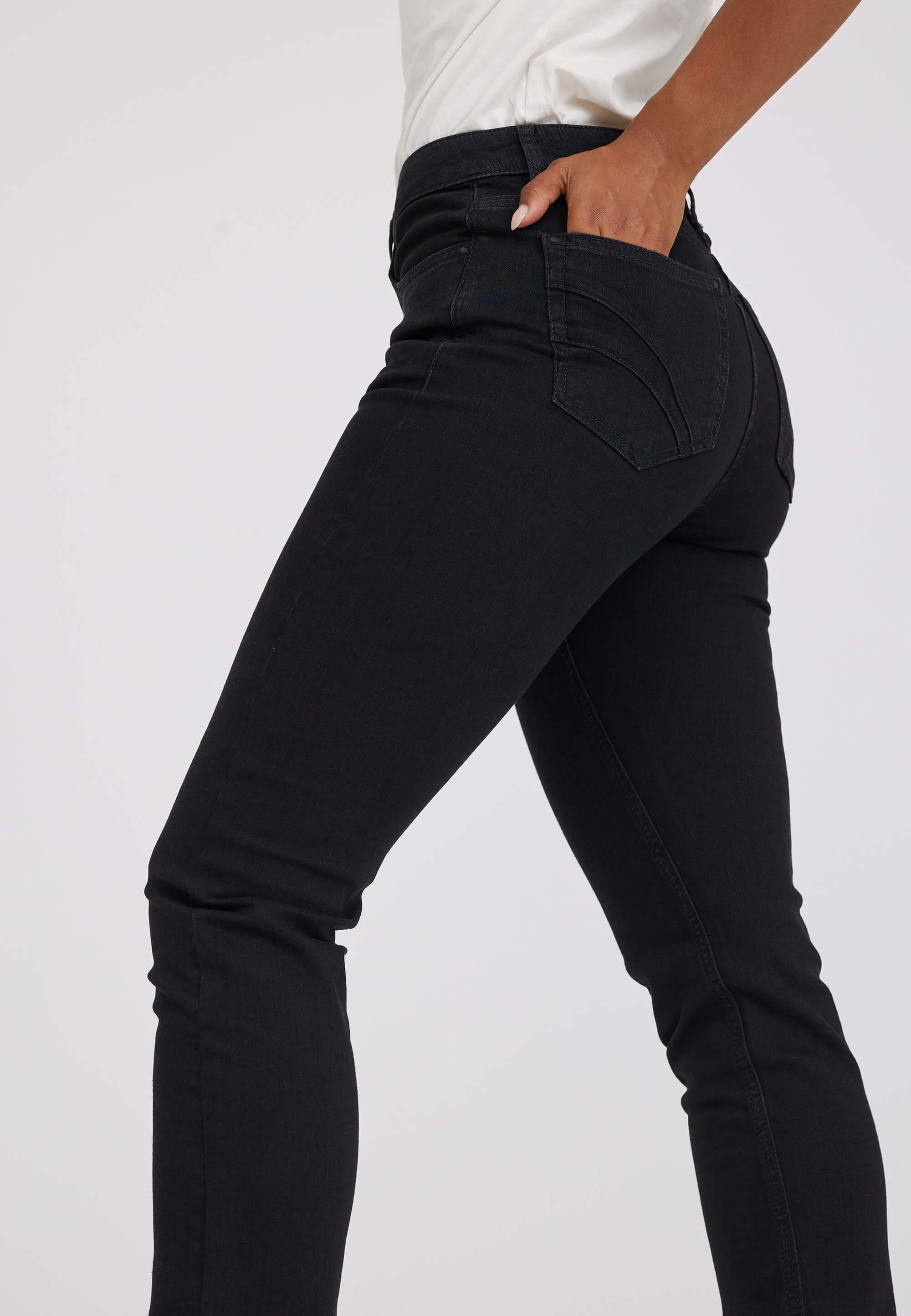 Charlotte Regular - Medium Length - Ecolabel - Washed Black Denim - Image 6