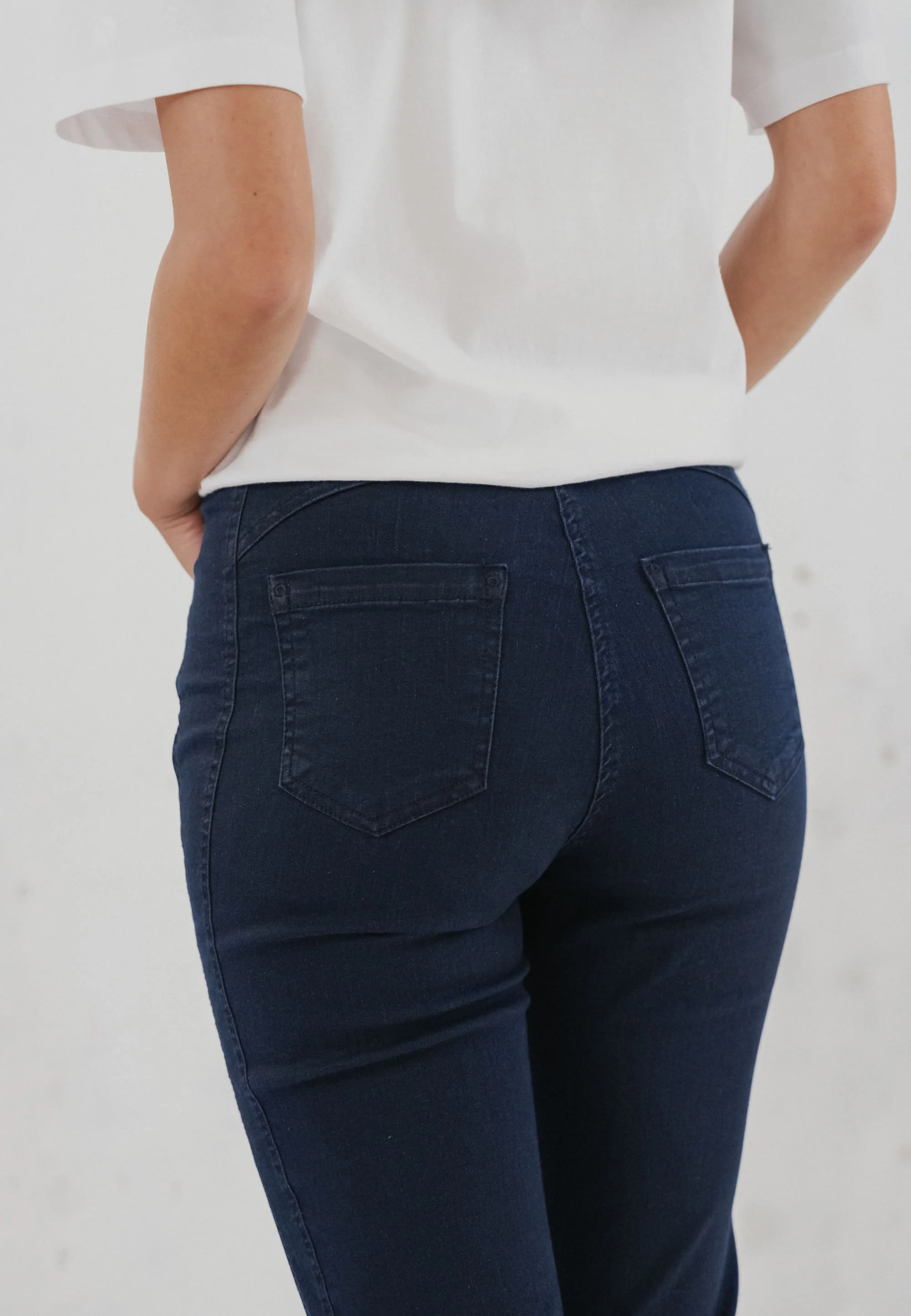 Serene 5-pocket Regular - Medium Length - Dark Blue Denim - Image 4