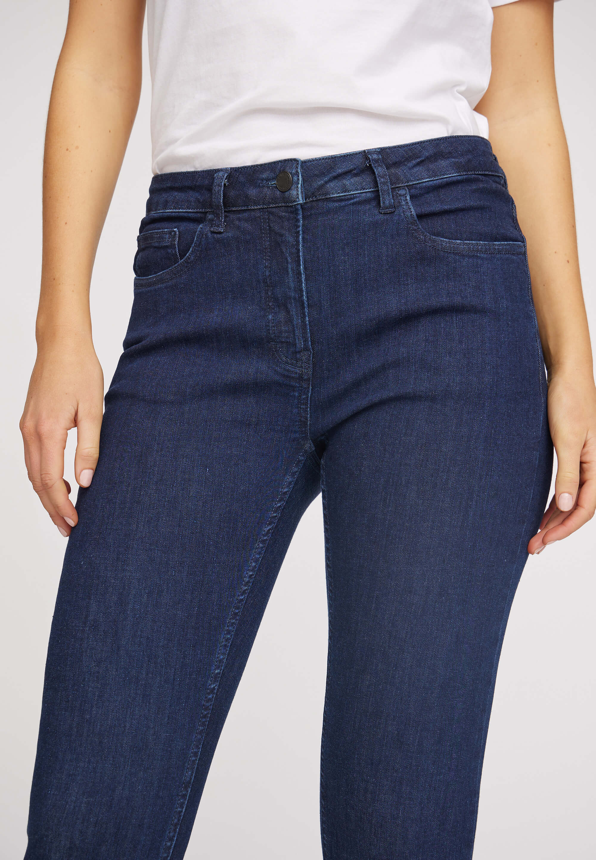 Laura Slim - Medium Length - Ecolabel - Dark Blue Denim - Image 3