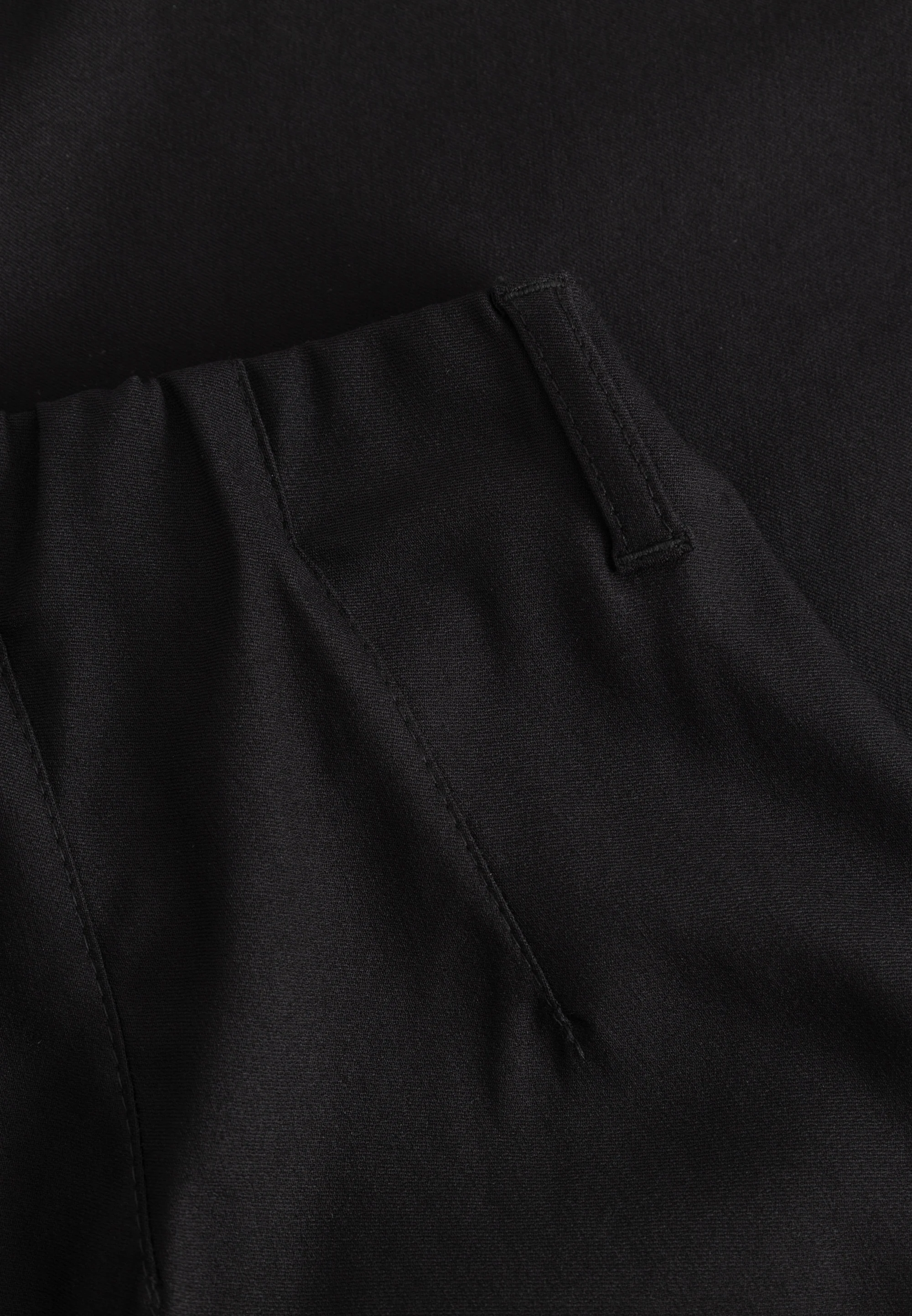 Taylor Regular Capri Medium Length - Black - Image 5