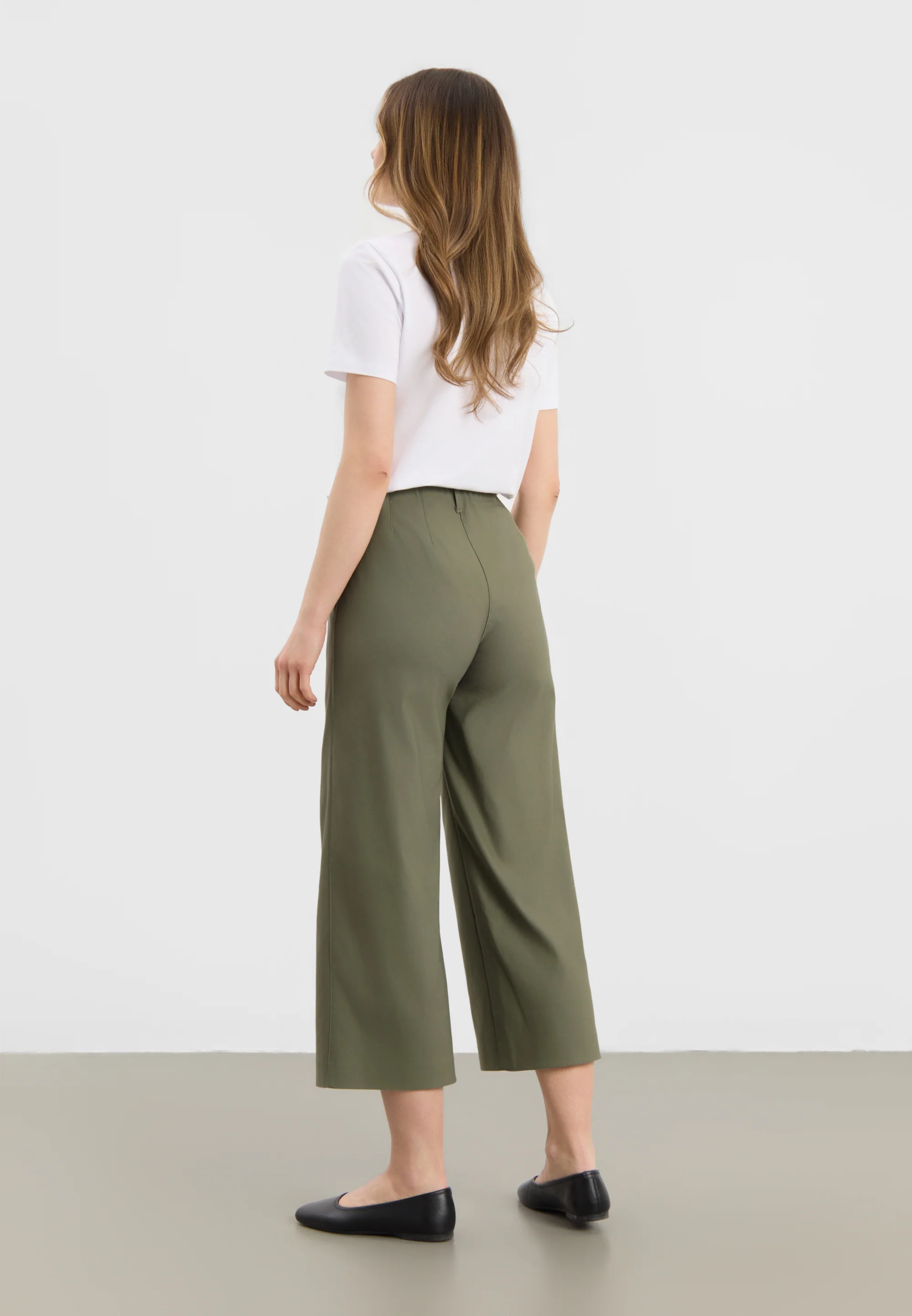 Donna Loose - Cropped - Khaki - Image 3
