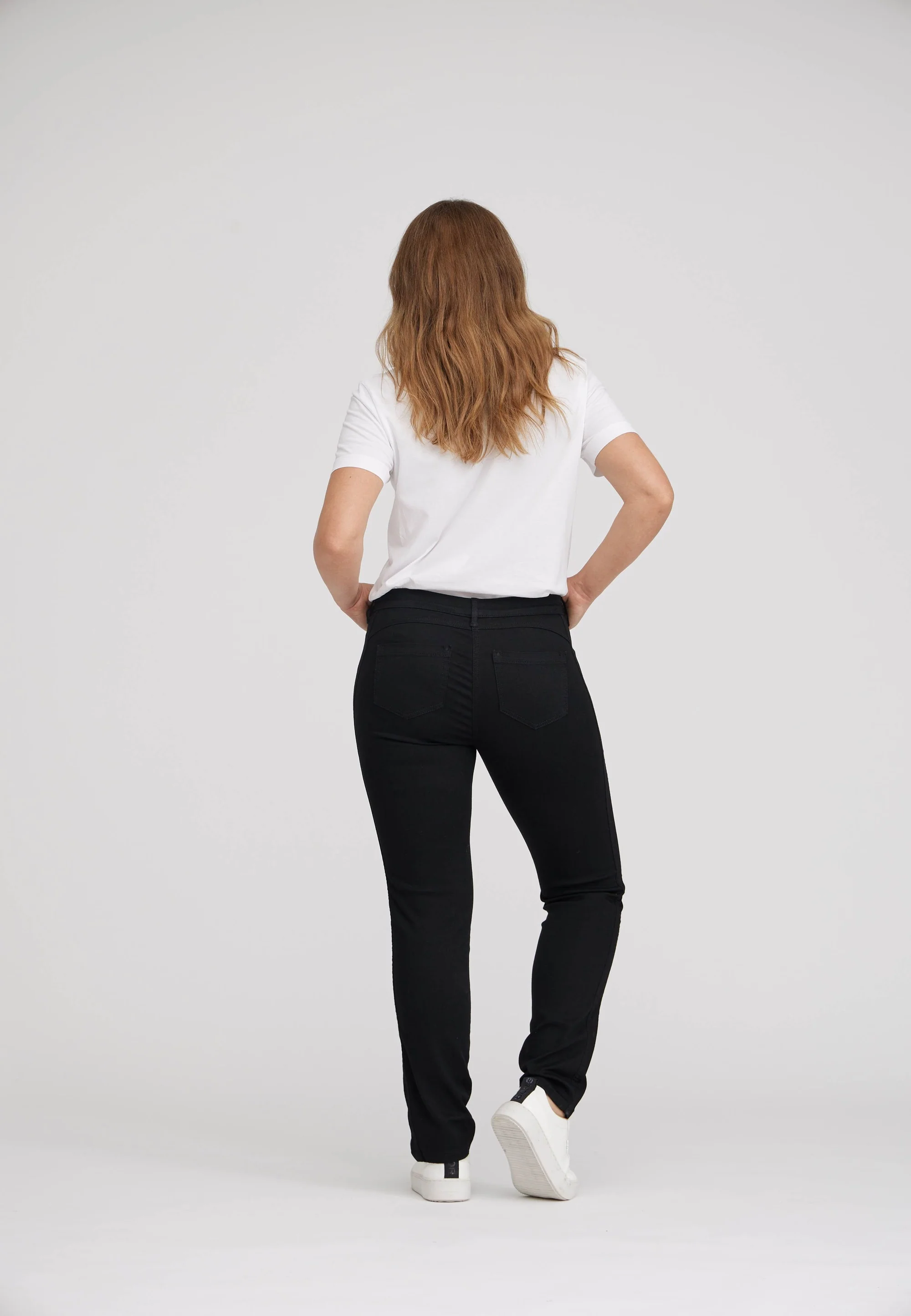 Serene 5-pocket Regular - Medium Length - Black - Image 3