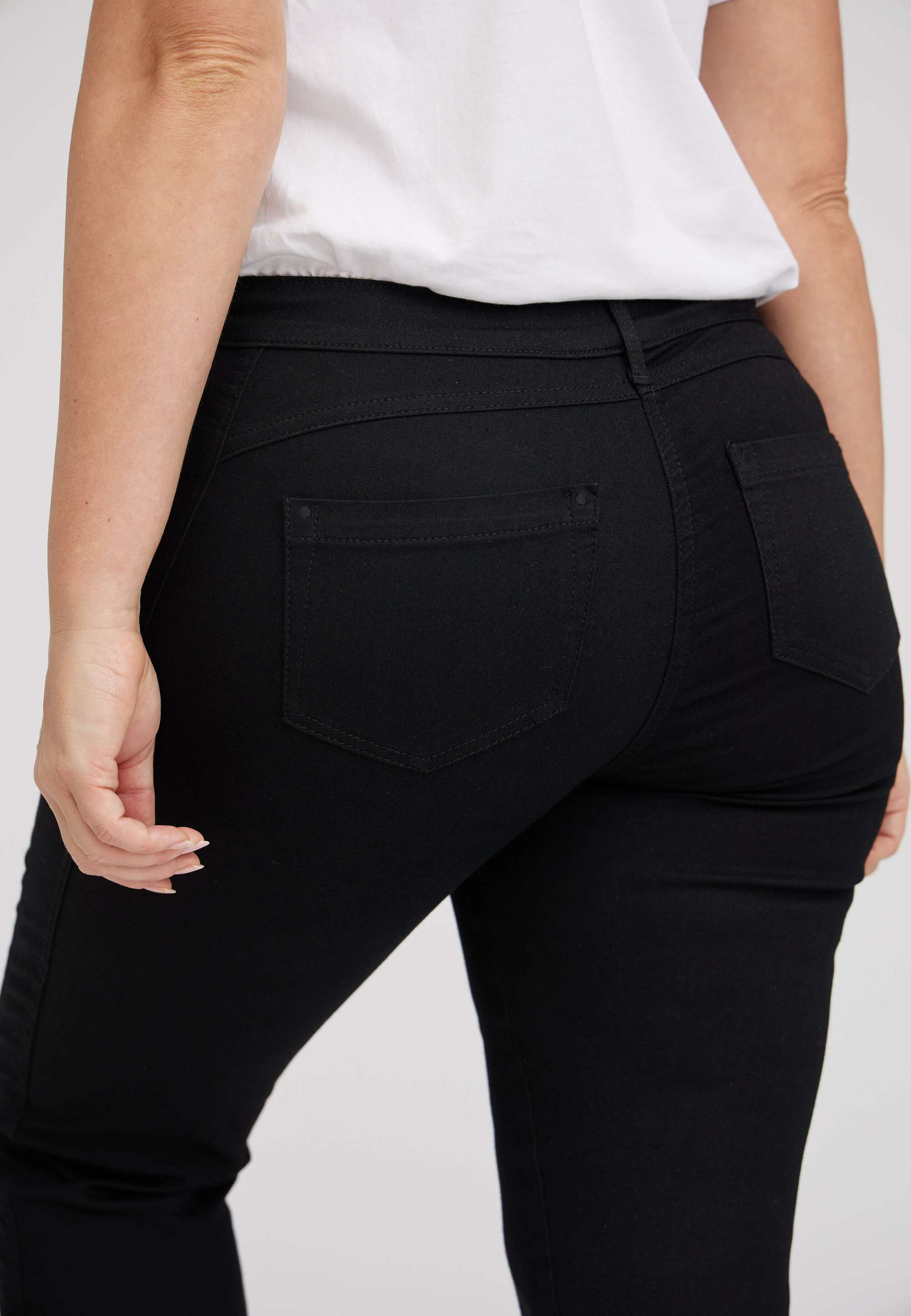 Serene 5-pocket Regular - Medium Length - Black - Image 4