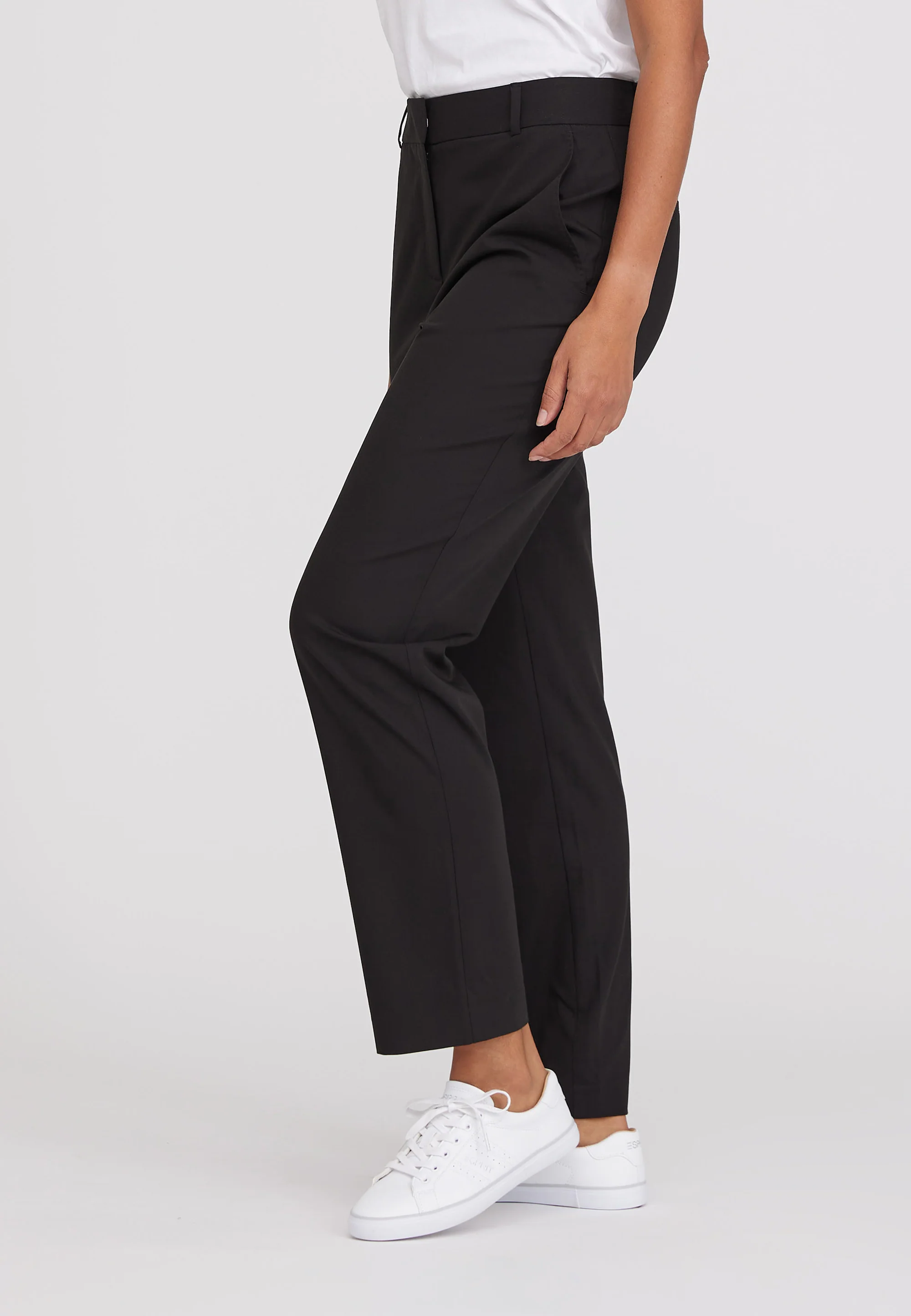 Noa Relaxed - Medium Length - Black - Image 3