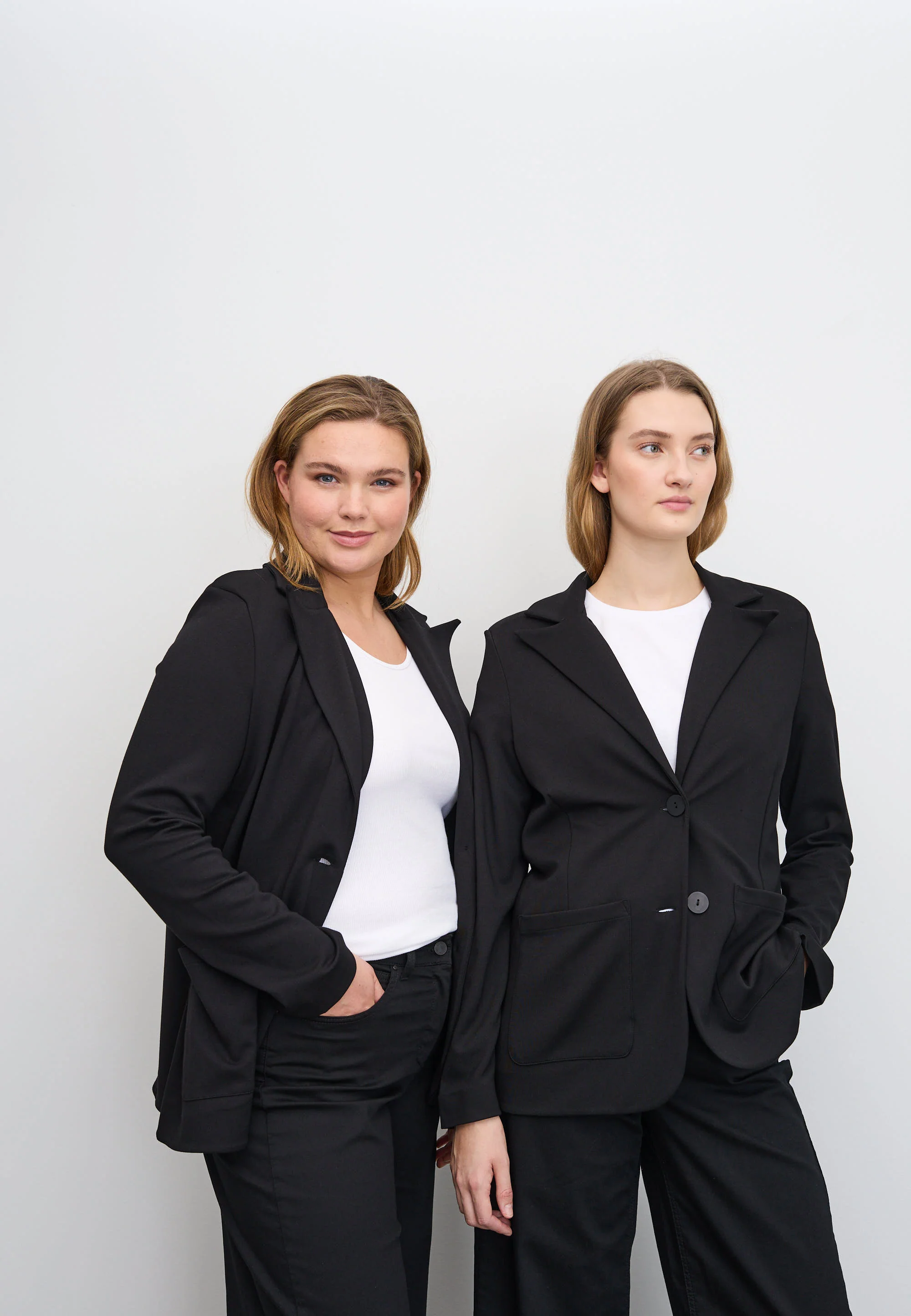 Britt Blazer 68cm - Black - Image 6
