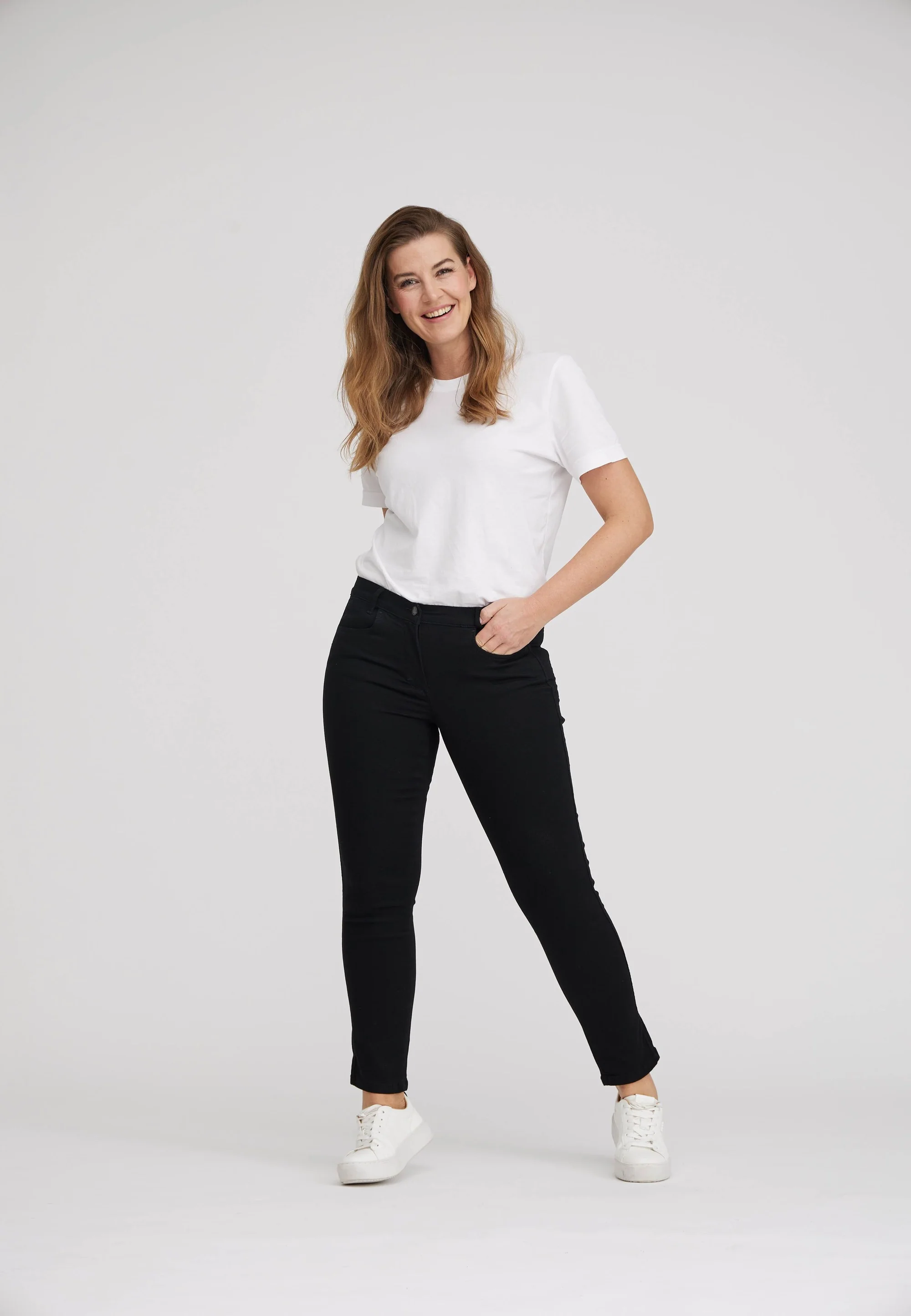 Serene 5-pocket Regular - Short Length - Black - Image 3