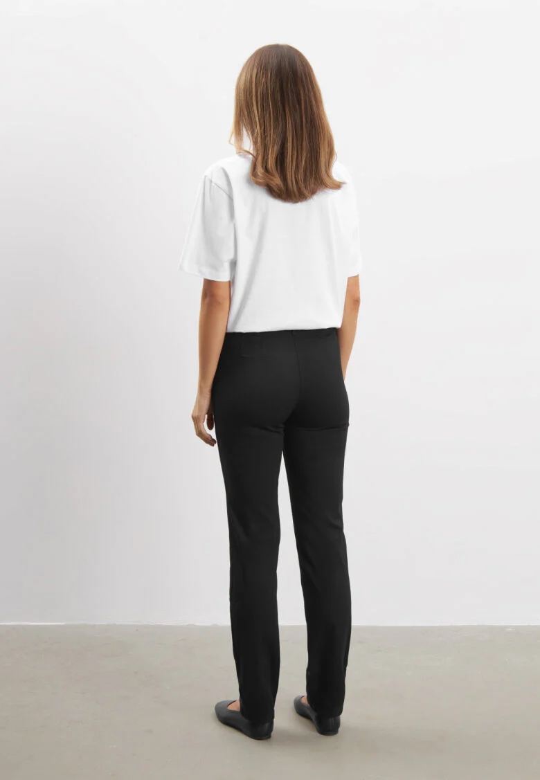 Kelly Regular - Medium Length - Black - Image 3