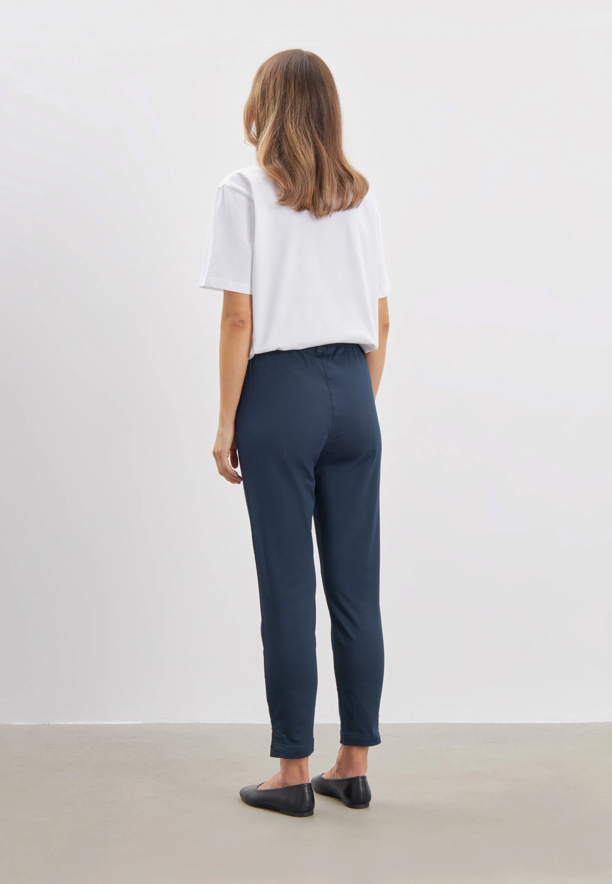 Ellie Relaxed - Short Length - Navy - Image 3