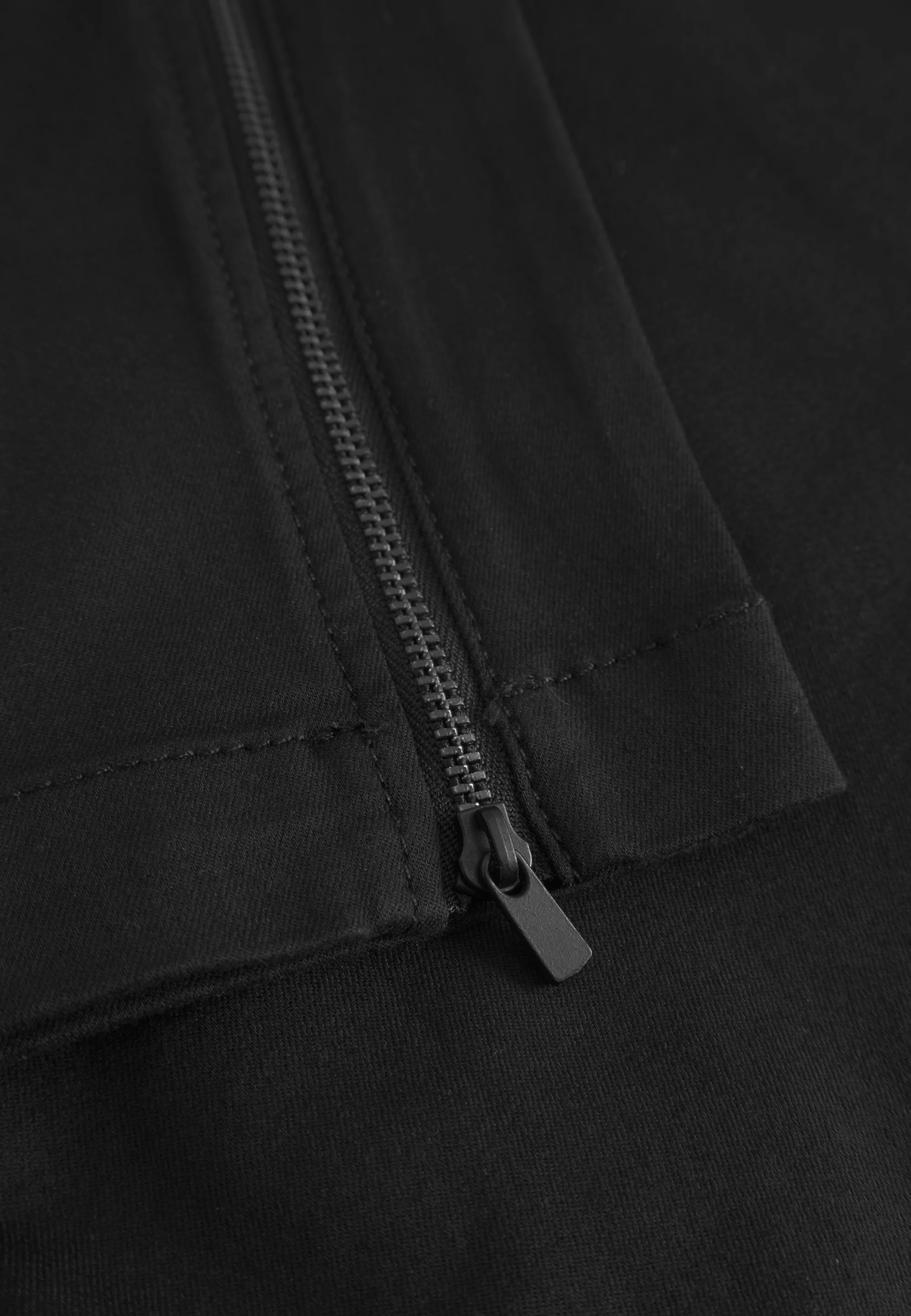 Piper Regular - Cropped - Black - Image 7