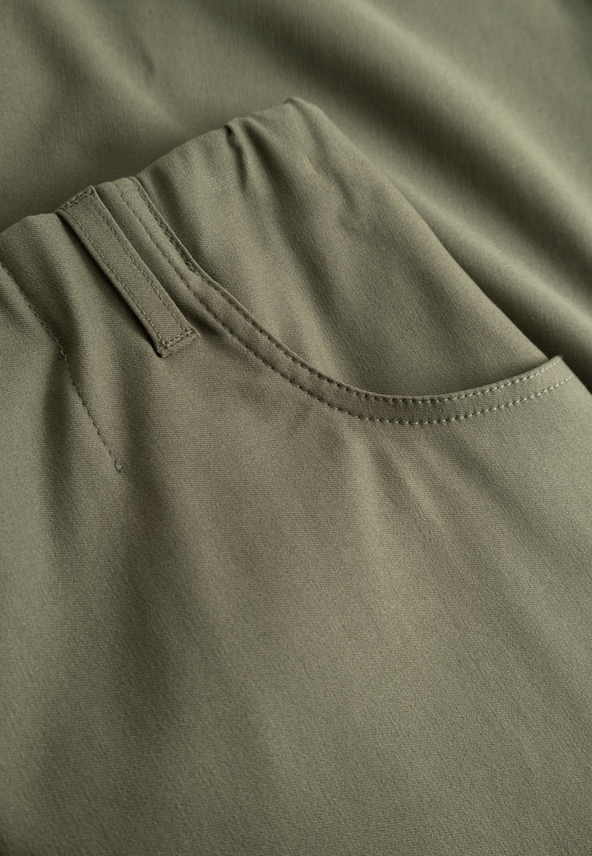 Donna Loose Shorts - Khaki - Image 6