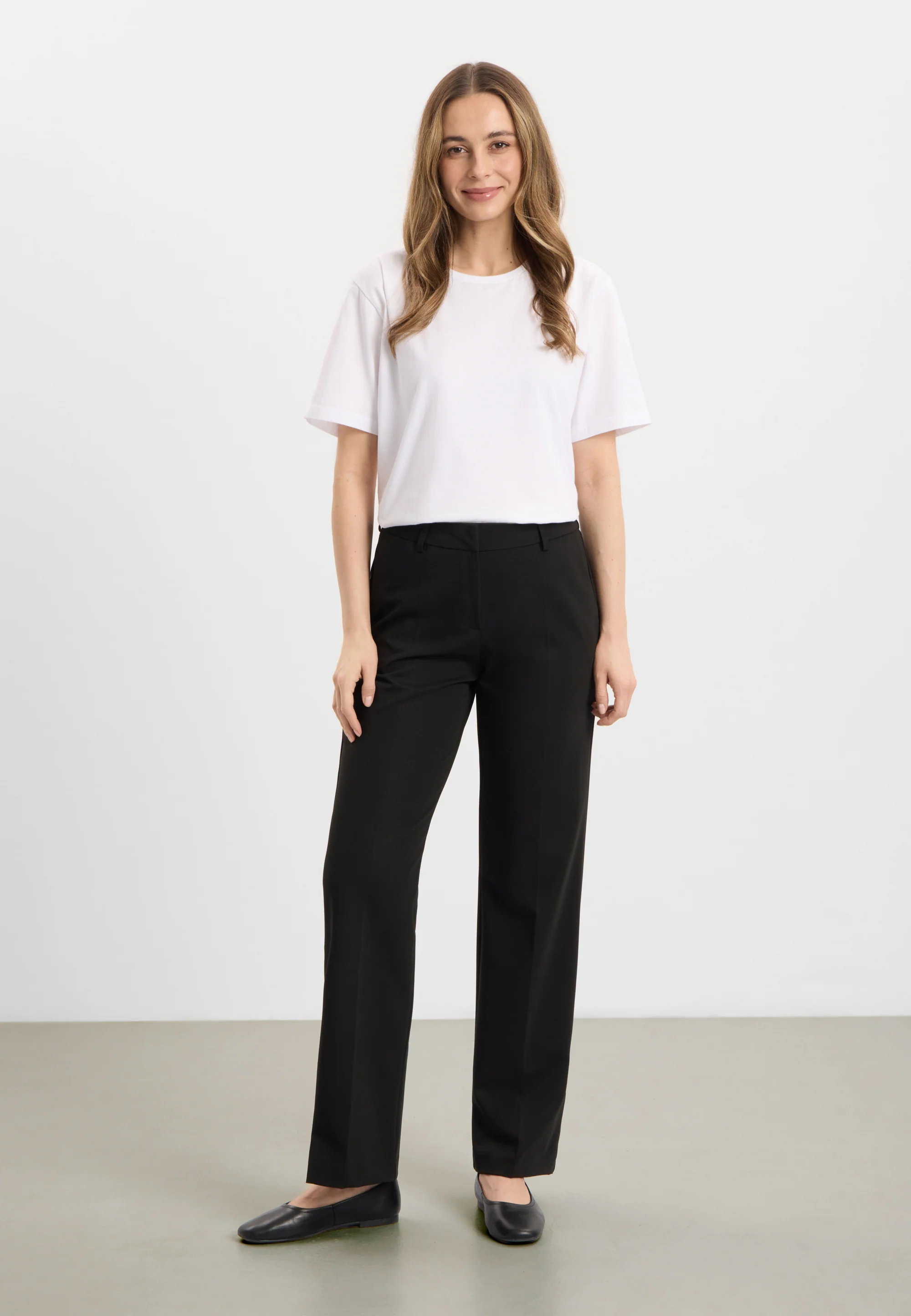 Judy Straight - Medium Length - Black