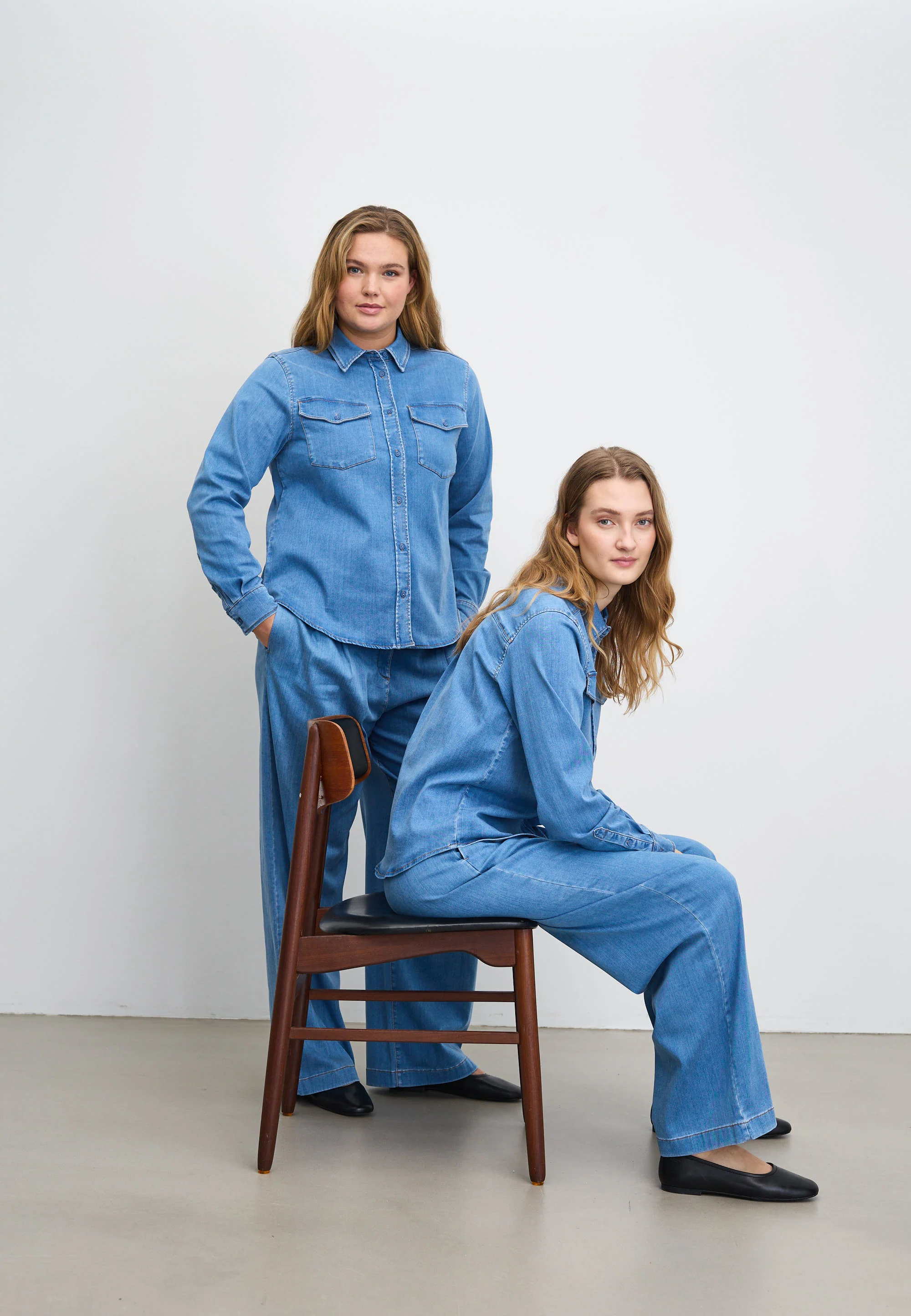 Debbie Loose - Medium Length - Washed Blue Denim - Image 8