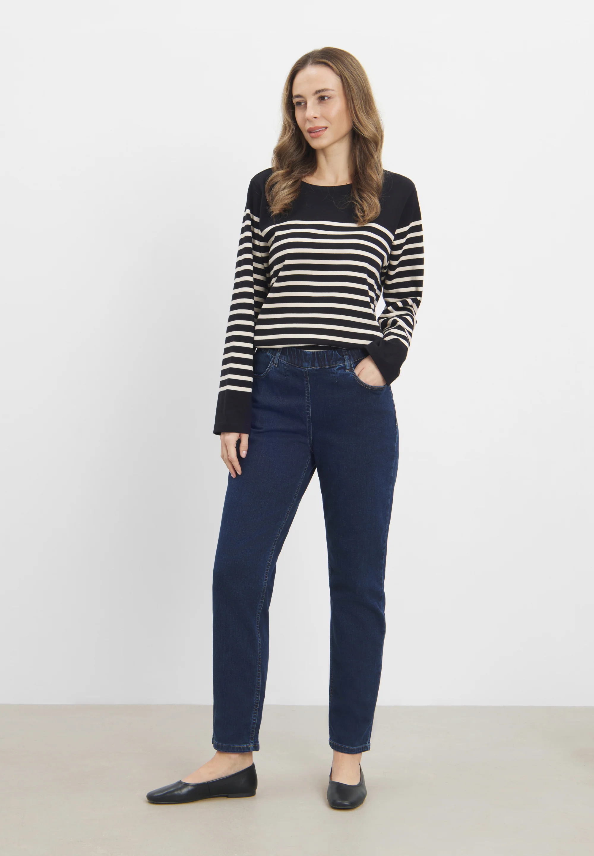 Kelly Regular - Short Length - Dark Blue Denim
