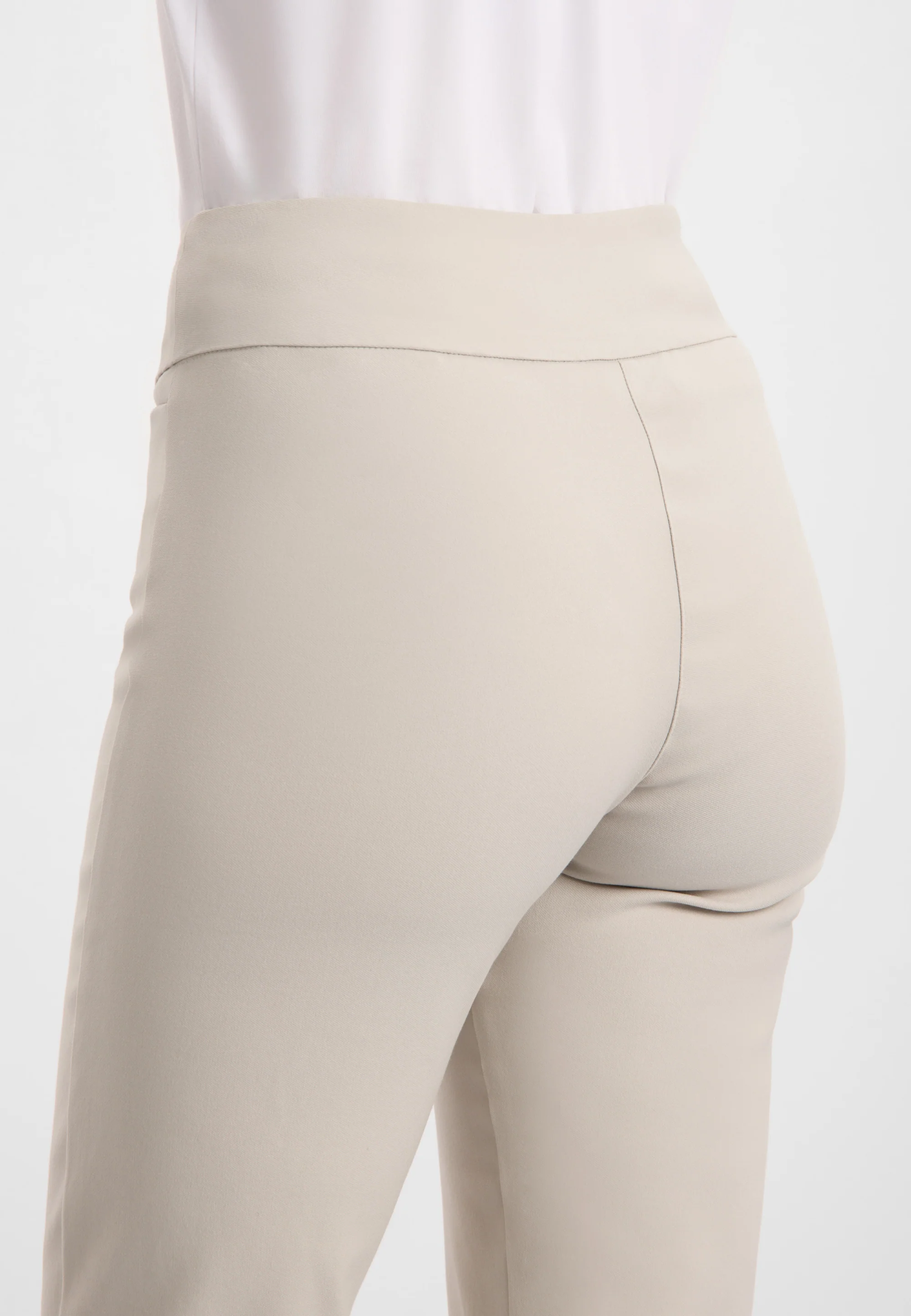 Thea Straight - Medium Length - Grey Sand - Image 4