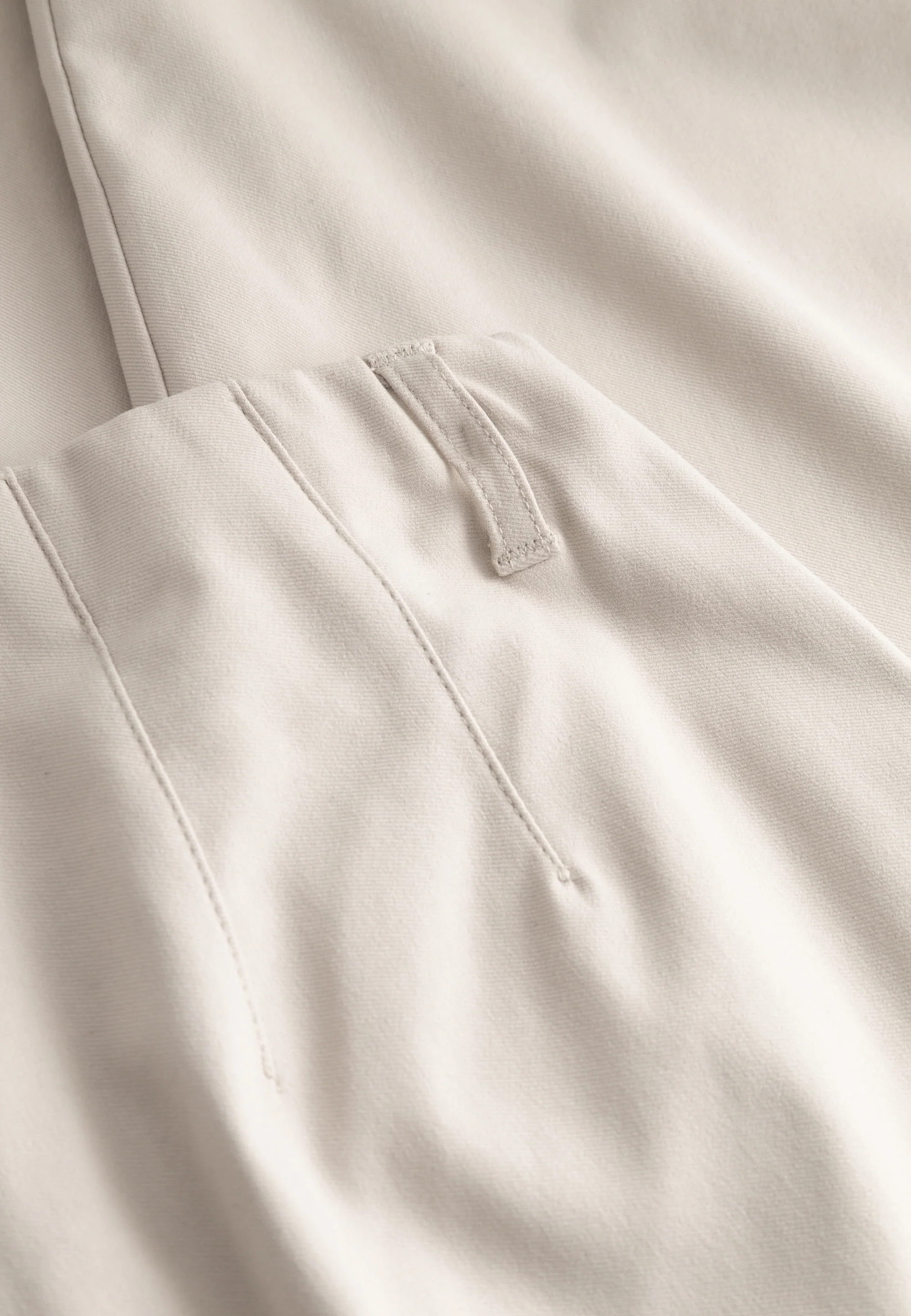 Donna Loose - Medium Length - Grey Sand - Image 5