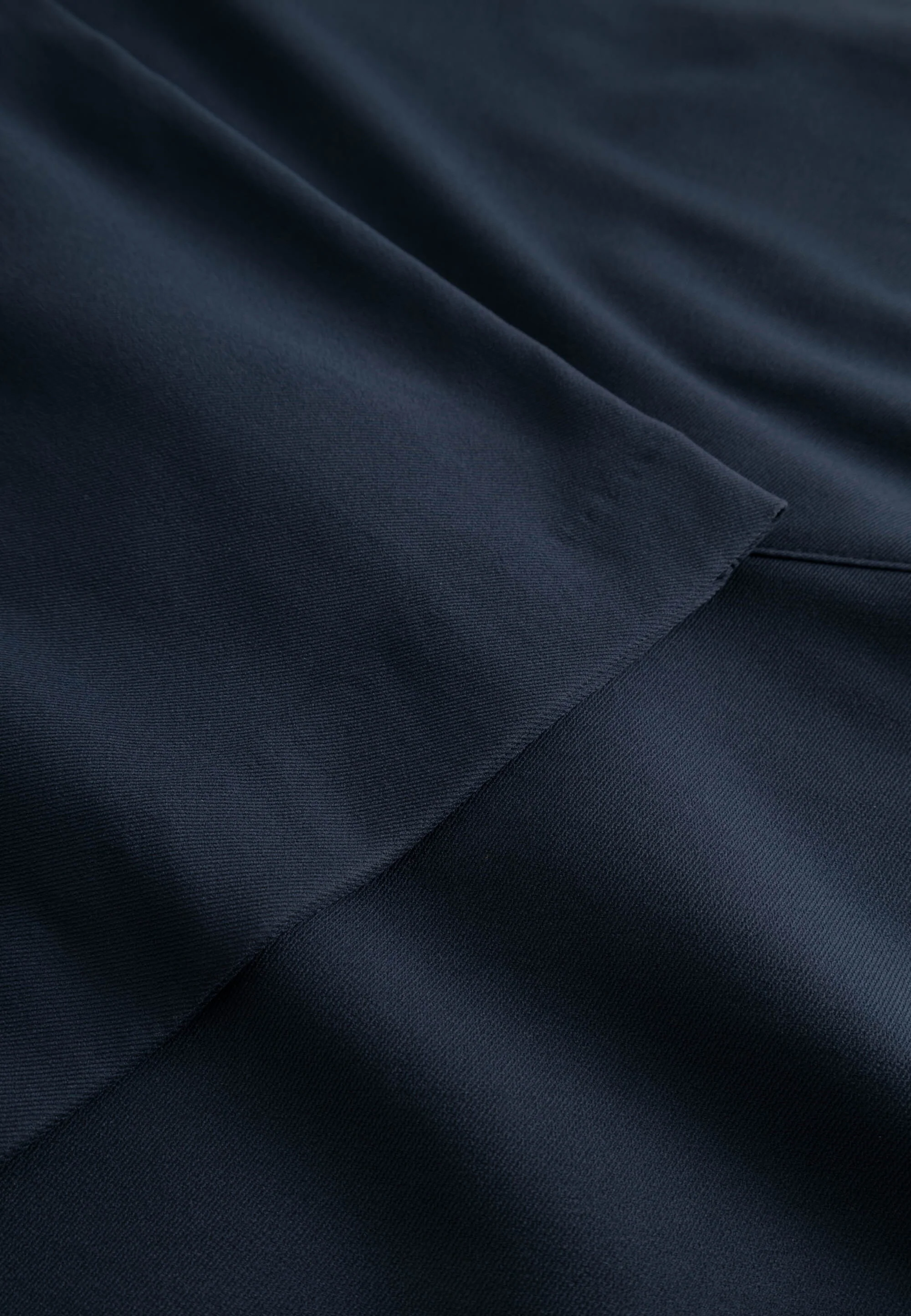 Donna Loose - Medium Length - Navy - Image 6