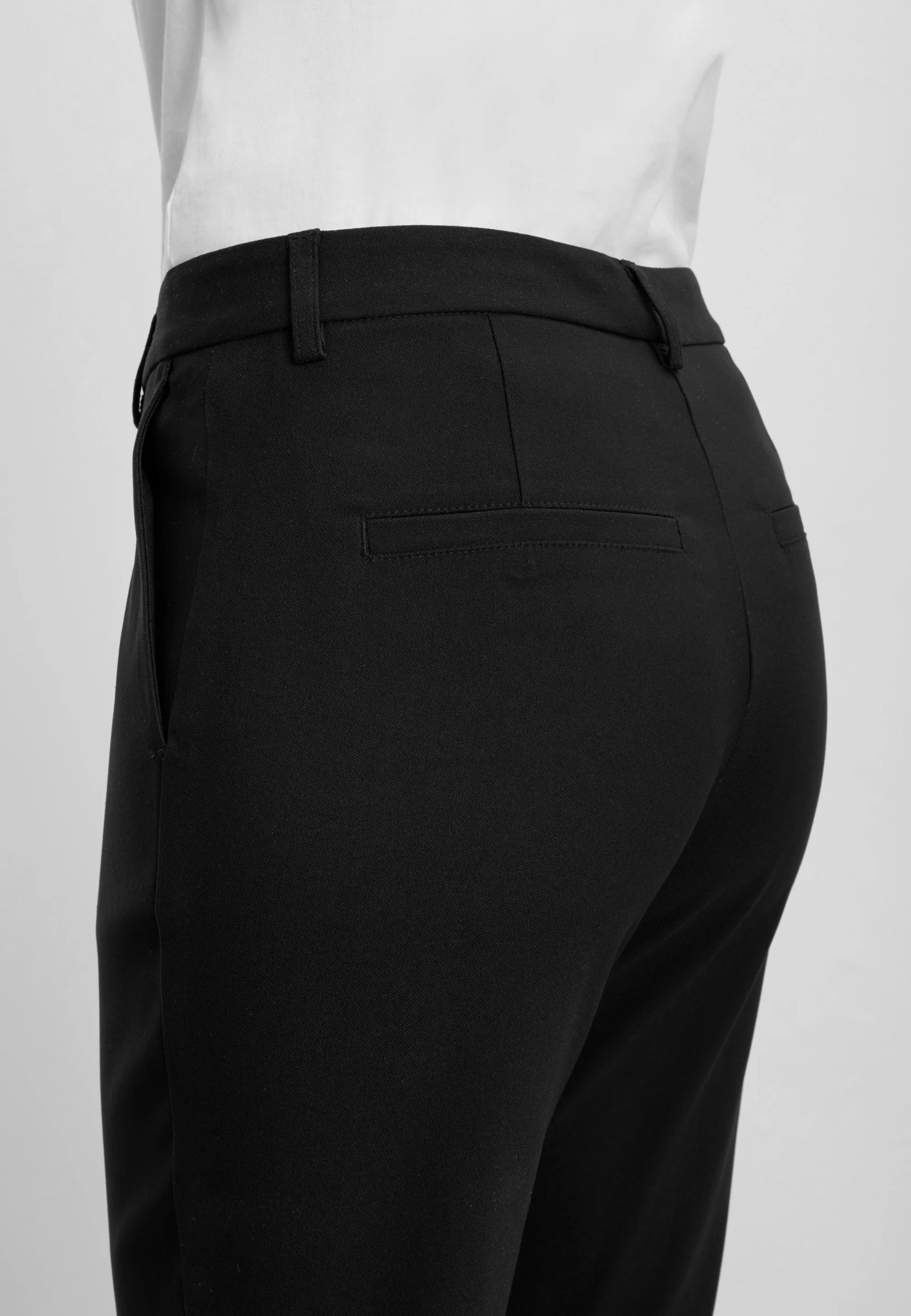 Julia Regular - Short Length - Black - Image 3