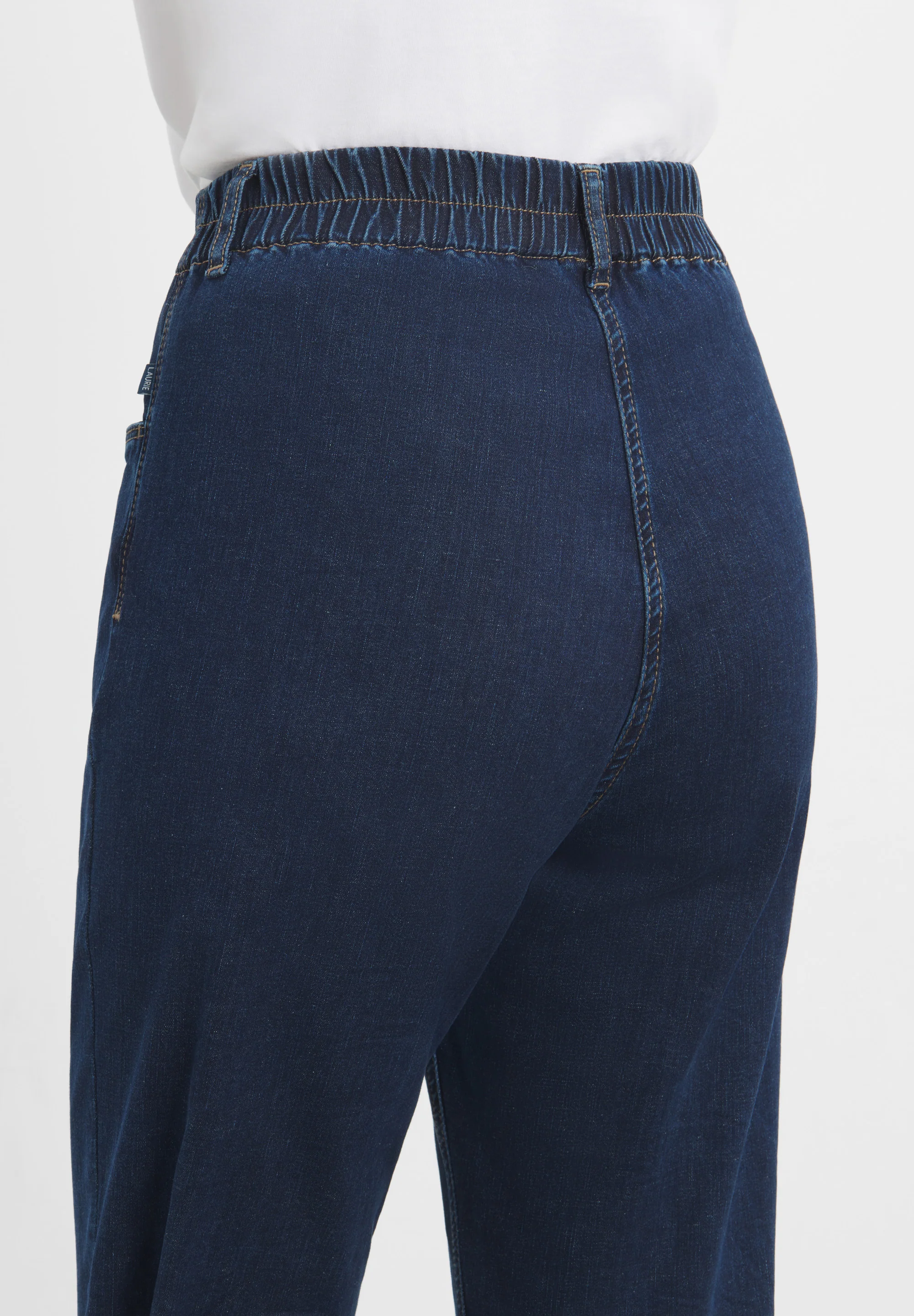 Violet Relaxed - Medium Length - Dark Blue Denim - Image 4
