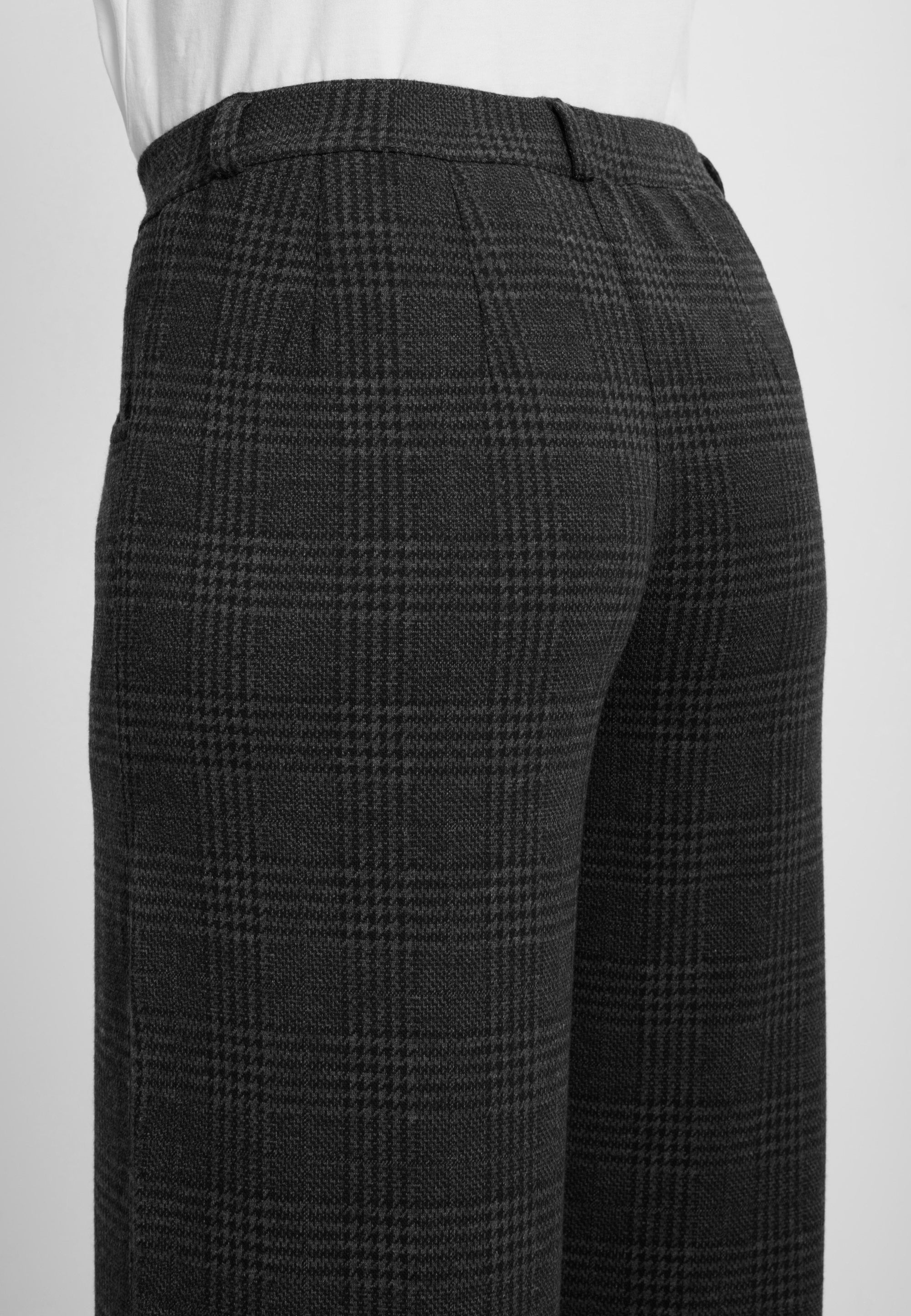 Donna Loose - Medium Length - Anthracite Check - Image 3