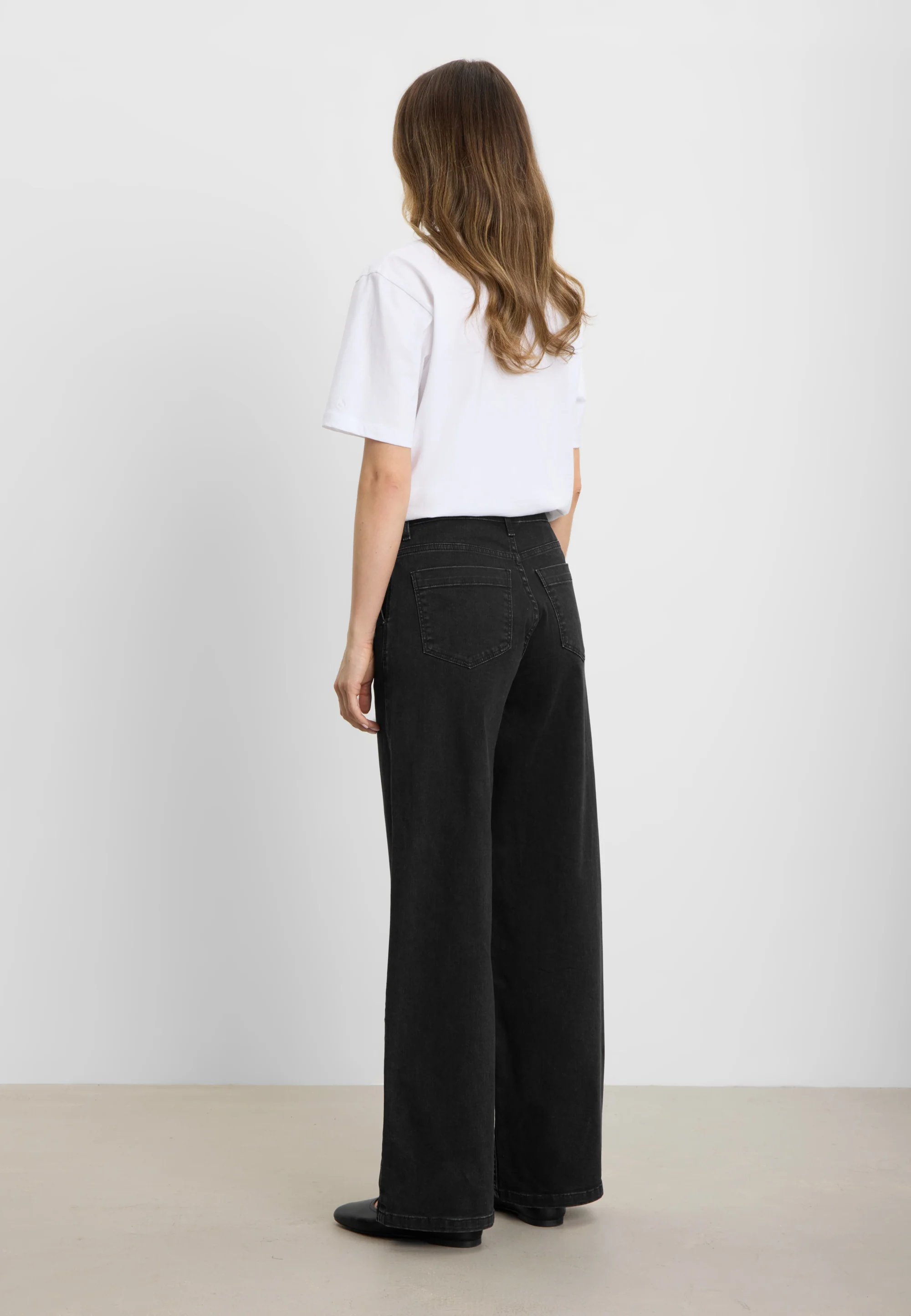 Charm Loose - Medium Length - Washed Black Denim - Image 3