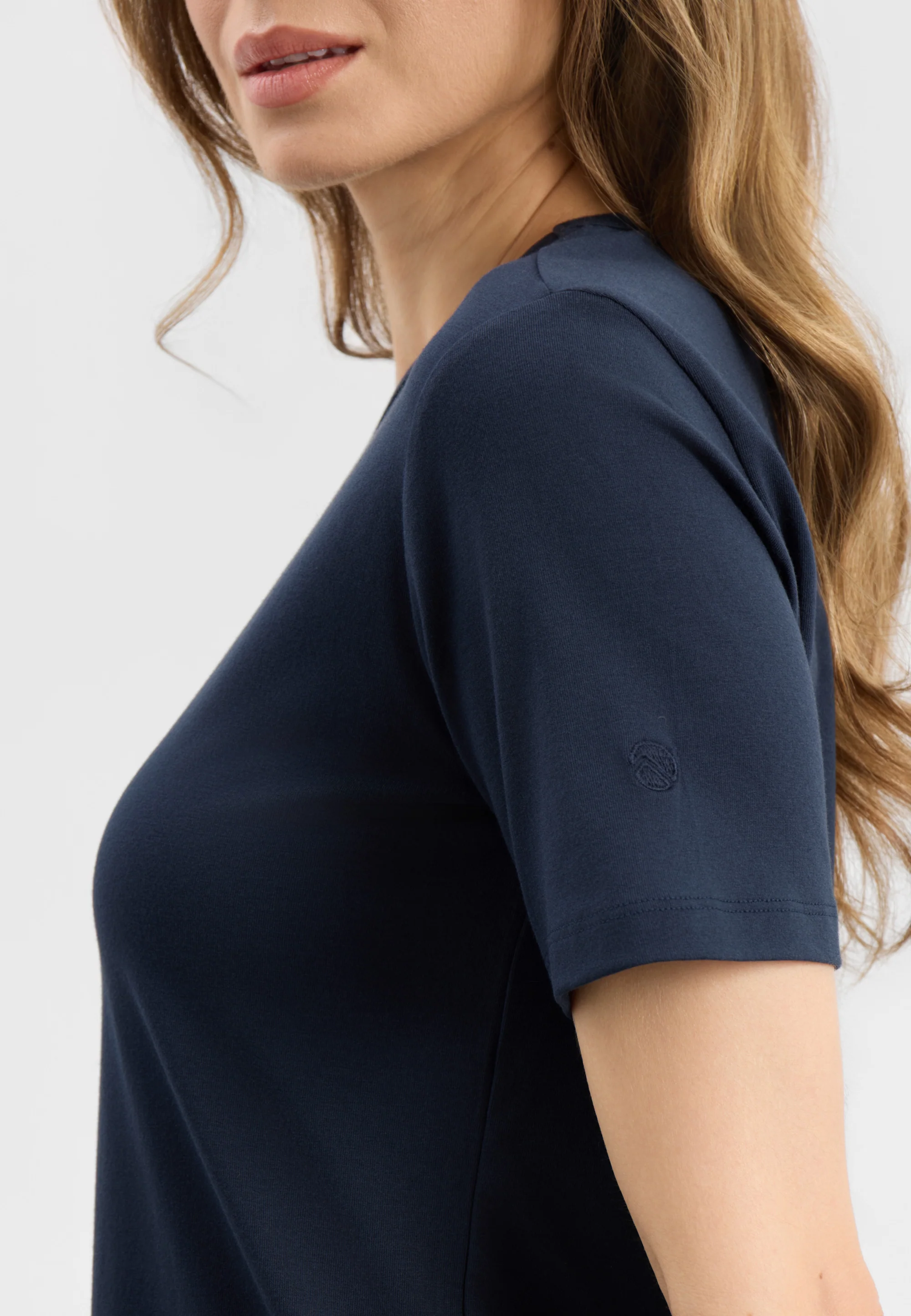 Amanda T-Shirt SS - Navy - Image 5
