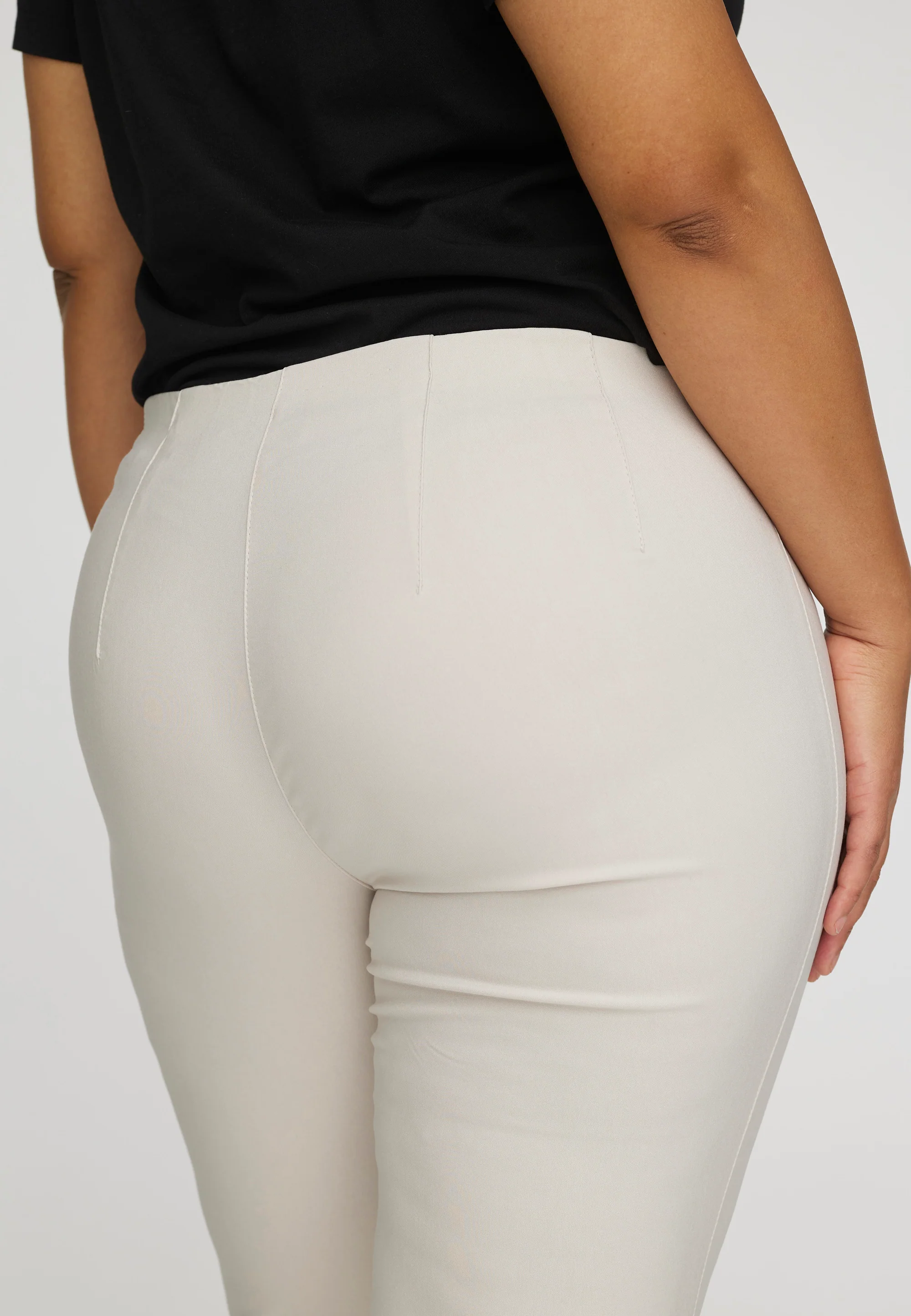 Betty Regular - Short Length - Grey Sand - Image 5