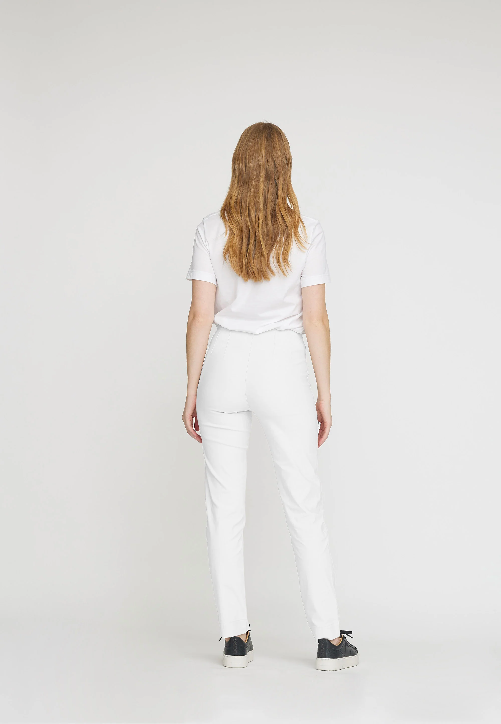 Betty Regular - Medium Length - White - Image 4
