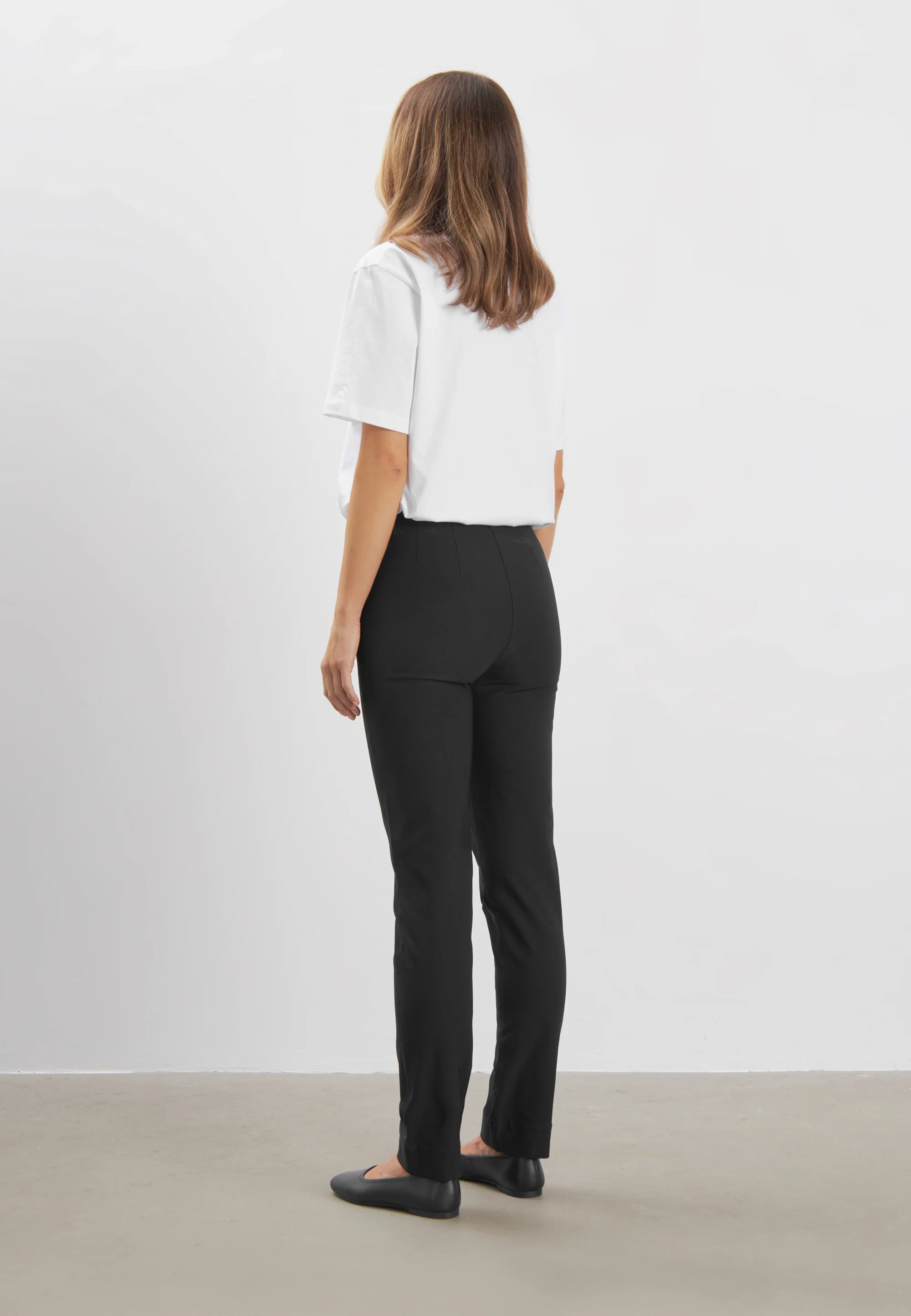 Kelly Regular - Medium Length - Black - Image 3