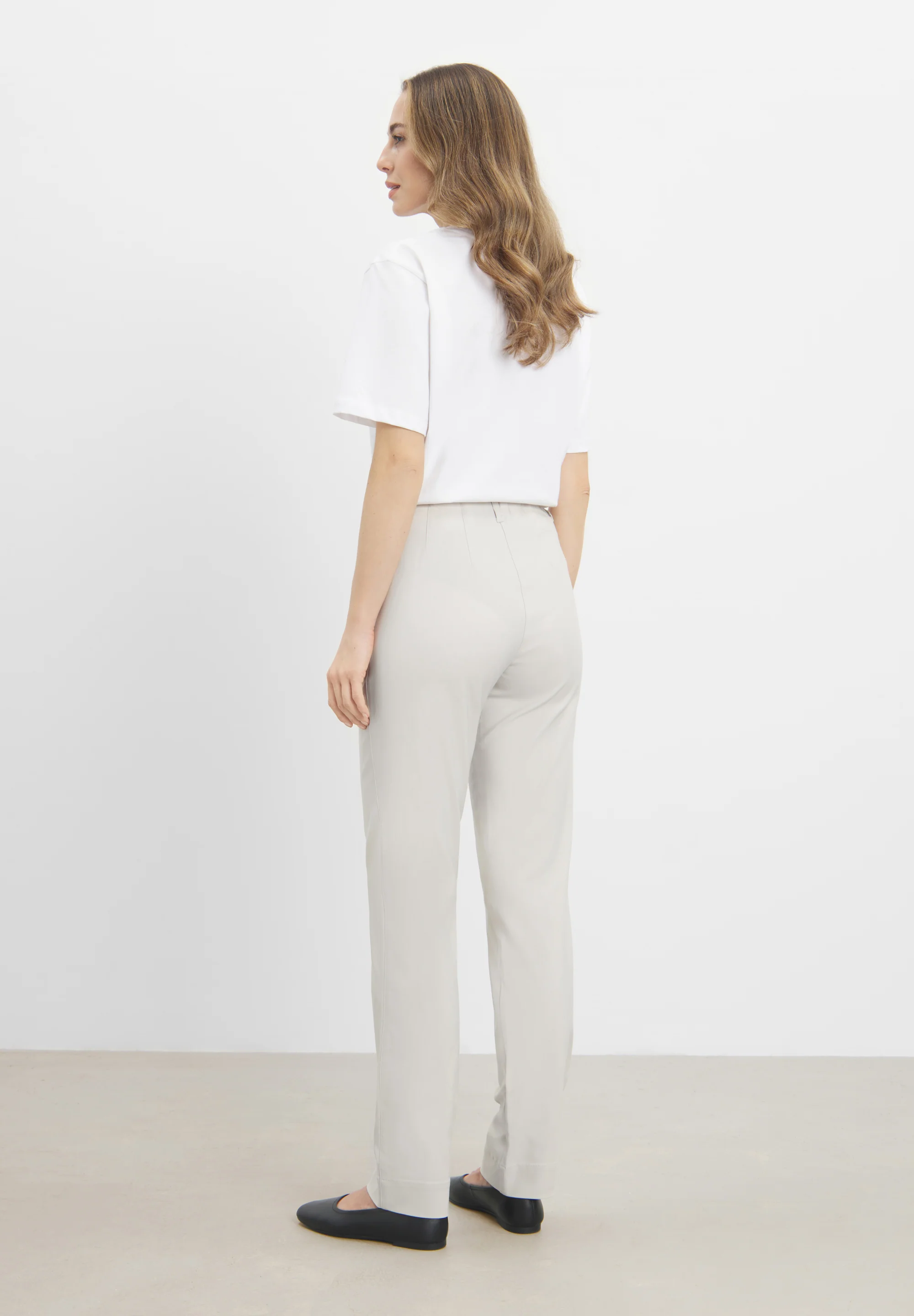 Kelly Regular - Medium Length - Grey Sand - Image 3