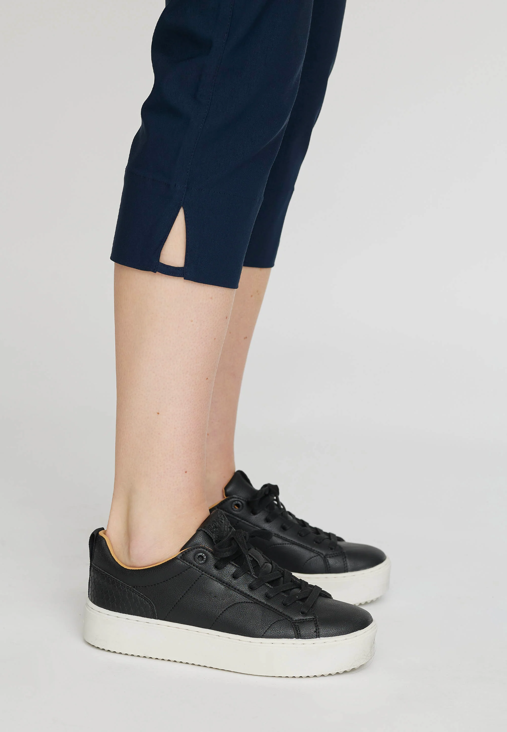 Anabelle Regular Capri Medium Length - Navy - Image 3